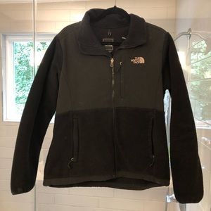 North Face Women’s Fleece Full Zip Black Jacket